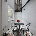 Italianflat - Warwick