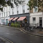 Italianflat - Warwick